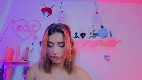 zoelight18 webcam stripchat model stream image