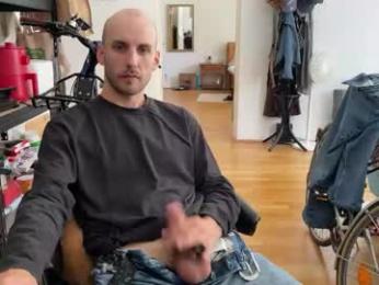 leonvampire webcam model stream image