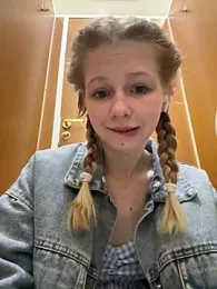 Julie_Cutie webcam model stream image