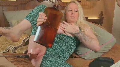 LilyWilder webcam model stream image