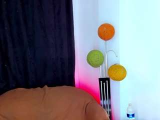 blooond webcam model stream image