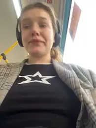 Honey___Hot webcam model stream image