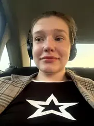 Honey___Hot webcam model stream image