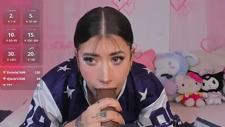 melody_suarez webcam stripchat model stream image