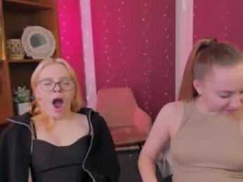 mila_glow webcam model stream image