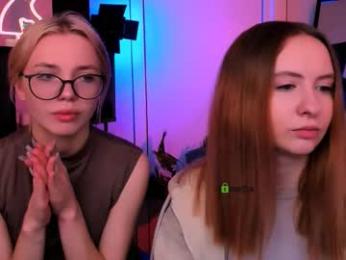 mila_glow webcam model stream image