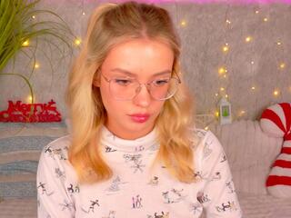 Lily Rooney webcam model stream image