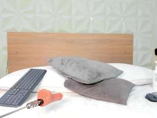 valery-trans webcam model stream image