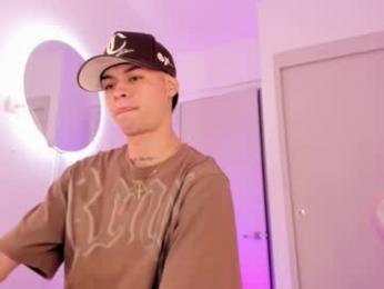 lennercollins_ webcam model stream image