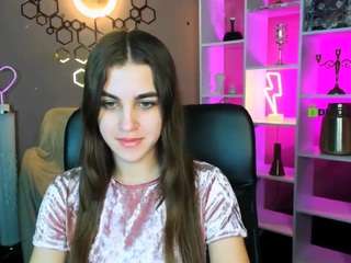 leona-light webcam camsoda model stream image