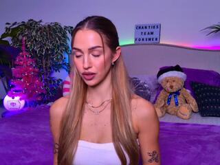 Chantall Reynolds webcam model stream image