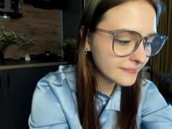 maymary_ webcam model stream image