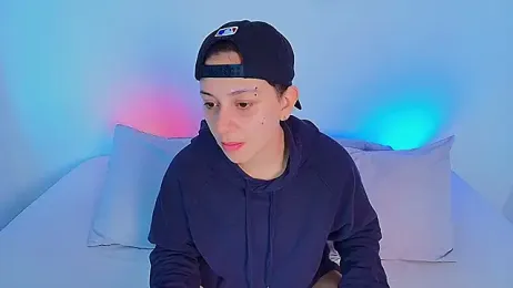 Aronmiller_ofi webcam stripchat model stream image