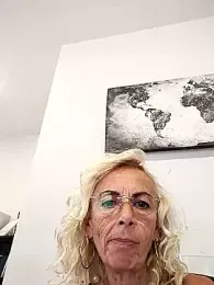 clarabell4 webcam model stream image