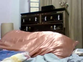 college_muscle webcam model stream image