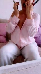 DouceQueen webcam model stream image