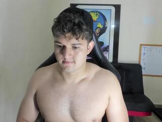 Oliver Whitee webcam flirt4free model stream image