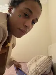Kira_nyxx webcam model stream image