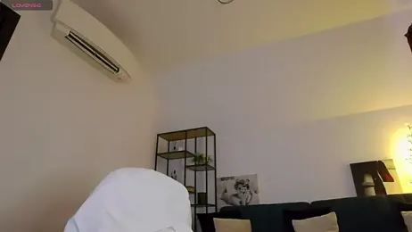 KhloeK webcam model stream image