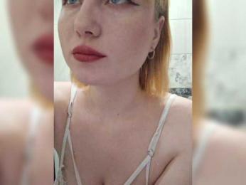 -Molly webcam model stream image