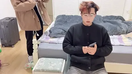 STxuguanhan webcam model stream image