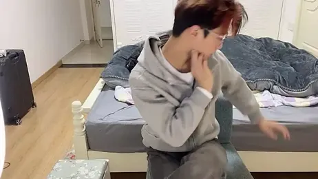 STxuguanhan webcam model stream image