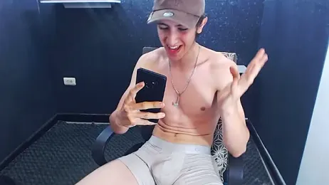 Kerverr_ webcam model stream image