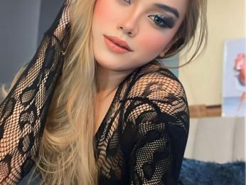 YoshiJenner webcam model stream image