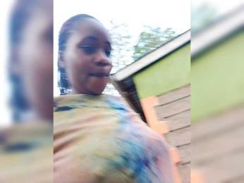 charlyne webcam model stream image