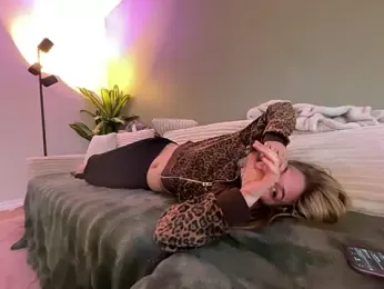 chloetease webcam model stream image