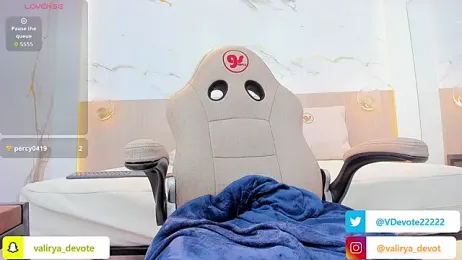 valirya_devote webcam model stream image