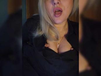 Tanysha-1 webcam bongacams model stream image