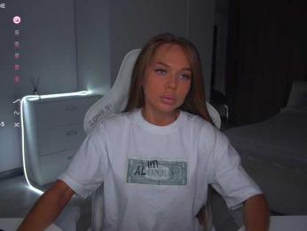 Evelina_fox webcam model stream image