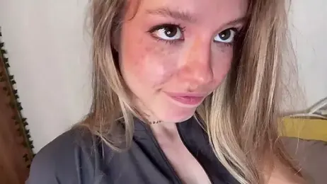 Catrinee webcam model stream image