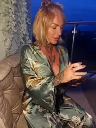 TravelMommyBlair webcam stripchat model stream image