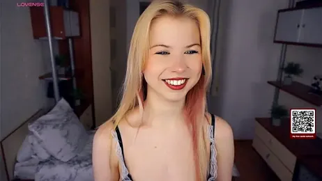 LynetHakes webcam stripchat model stream image