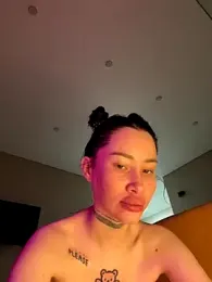 Yunasi webcam model stream image