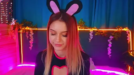 AlinaWalters webcam model stream image