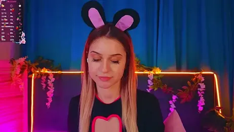 AlinaWalters webcam model stream image