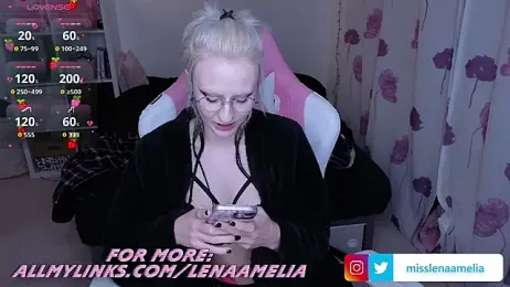 Lenas_Playroom webcam model stream image