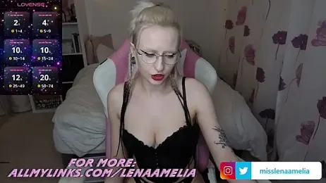 Lenas_Playroom webcam model stream image