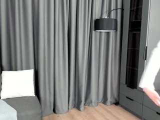 alainewoernle webcam model stream image