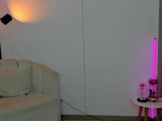 haileyflorez webcam model stream image