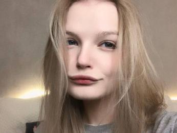 PetrinaKoehl webcam model stream image