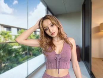 AinsleyAle webcam model stream image