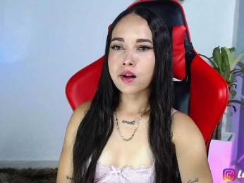 Lucyy-Rose webcam model stream image