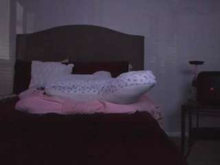 yiaunaniree webcam model stream image