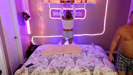 NikkiLynnErotic webcam model stream image