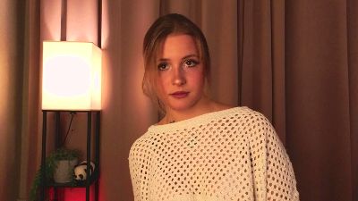 EllamaeWerley webcam model stream image