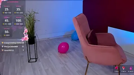 LullyFox webcam model stream image